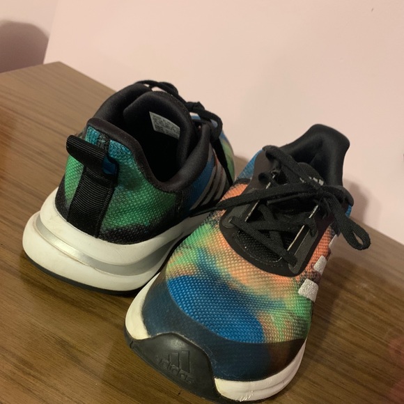 Barely worn size 6Y Adidas gym shoes - Picture 3 of 5